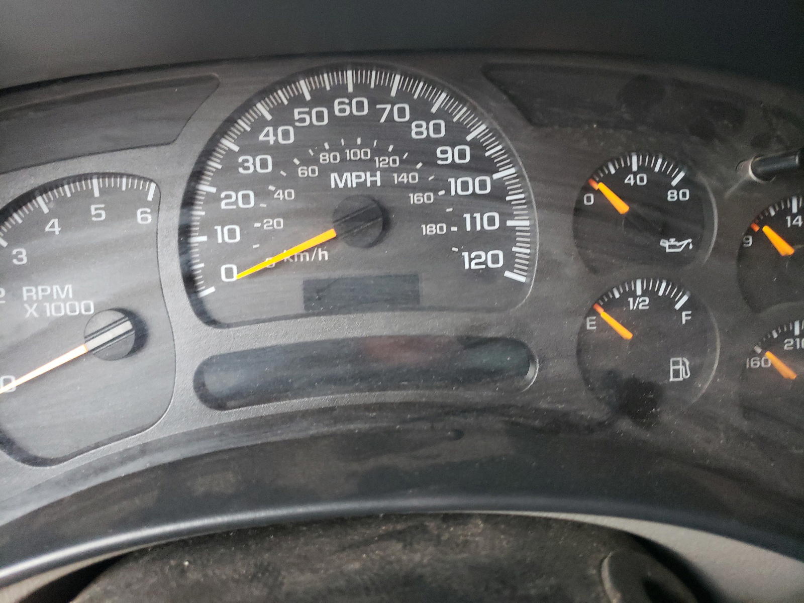 Photo 8 from auction – 2004 CHEVROLET SILVERADO with VIN 2GCEK19TX41227404