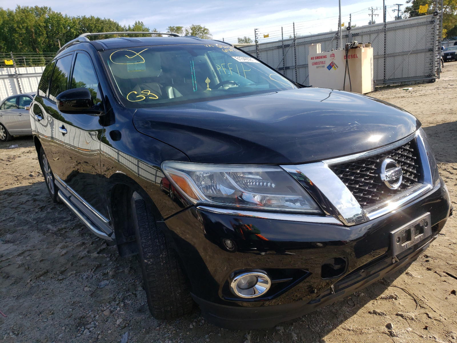 NISSAN PATHFINDER 2014 with VIN 5N1AR2MN0EC636320 - Photo from auction