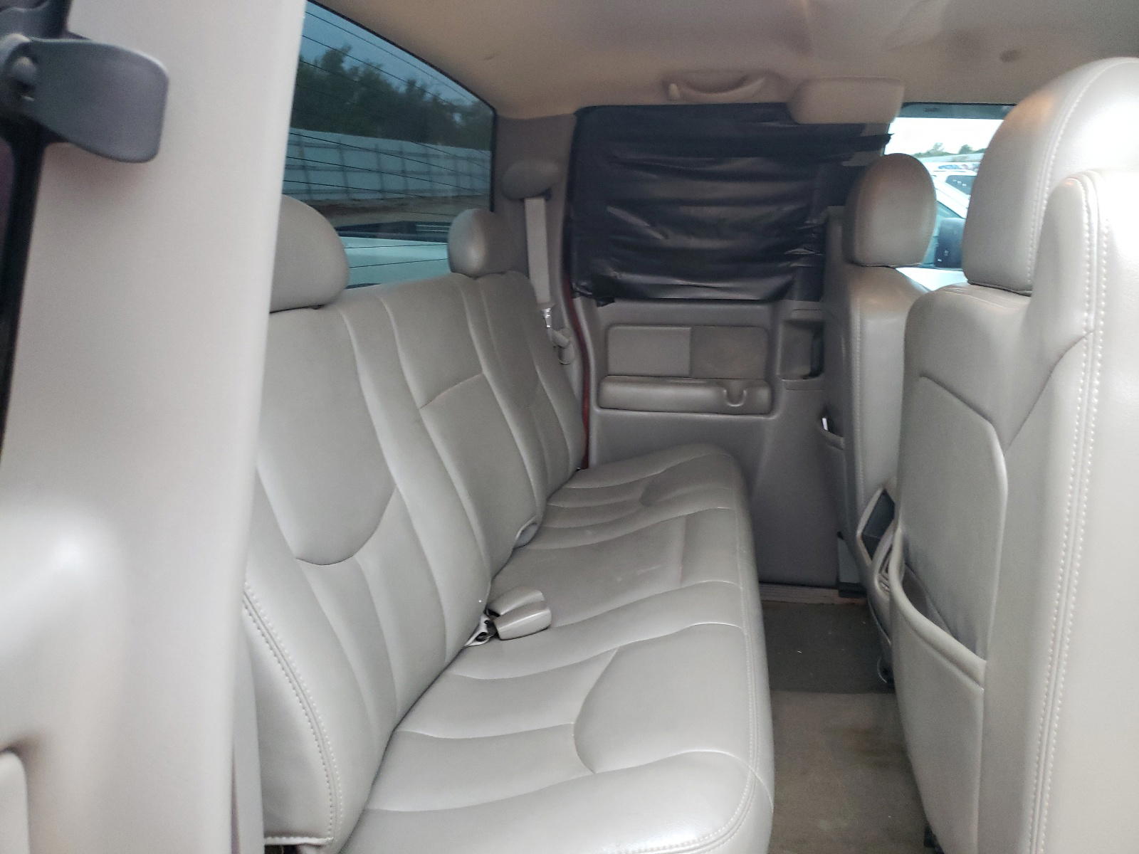 Photo 6 from auction – 2004 CHEVROLET SILVERADO with VIN 2GCEK19TX41227404