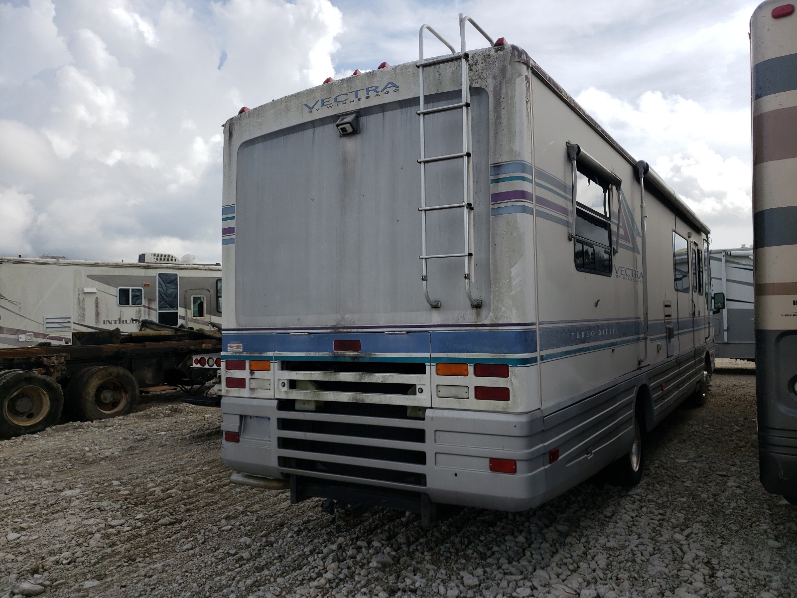 Photo 4 from auction – 1995 WINNEBAGO VECTRA with VIN 4CDR6BR14S2306119