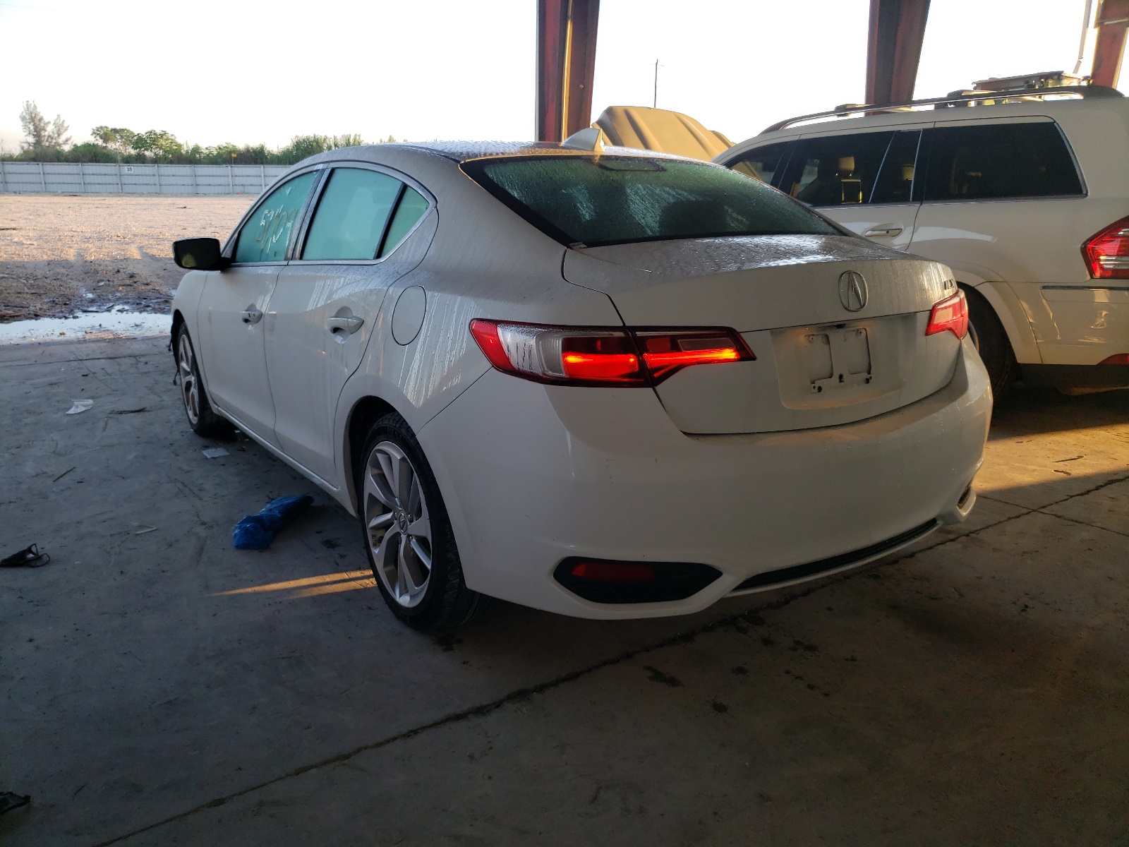 Photo 3 from auction – 2017 ACURA ILX BASE W with VIN 19UDE2F38HA003476