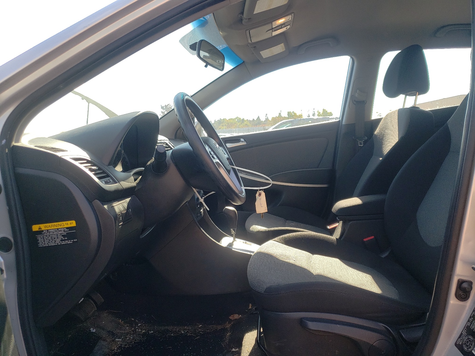 Photo 5 from auction – 2013 HYUNDAI ACCENT GLS with VIN KMHCT5AE7DU117046