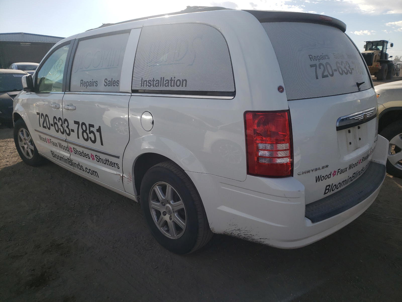 Photo 3 from auction – 2010 CHRYSLER TOWN AND C with VIN 2A4RR5D18AR192914