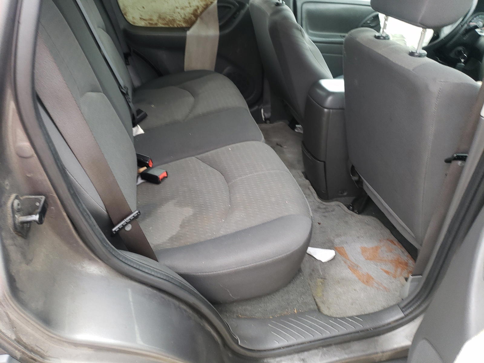 Photo 6 from auction – 2005 MAZDA TRIBUTE I with VIN 4F2YZ02Z25KM63175