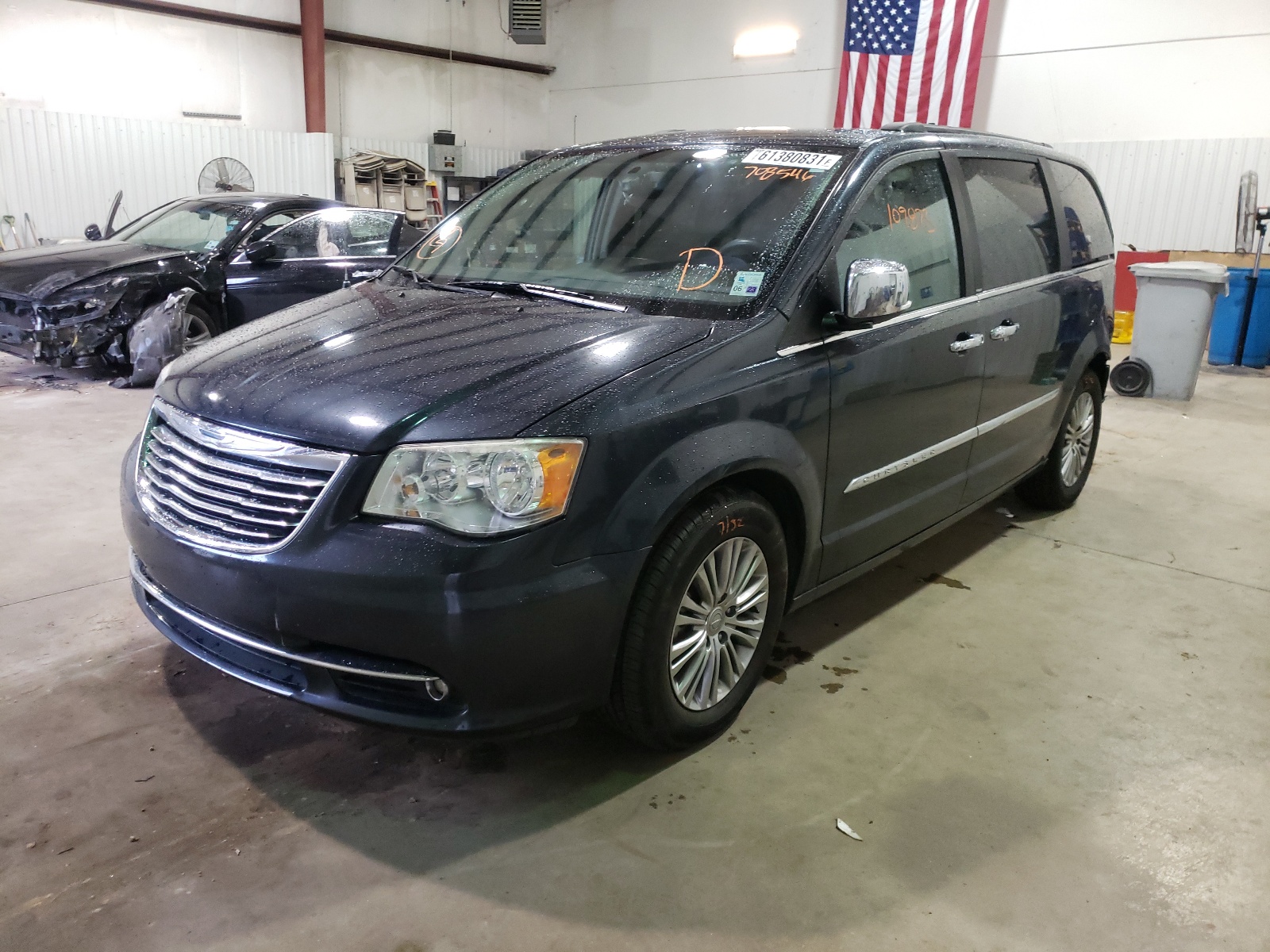Photo 2 from auction – 2013 CHRYSLER TOWN & COU with VIN 2C4RC1CG9DR708546