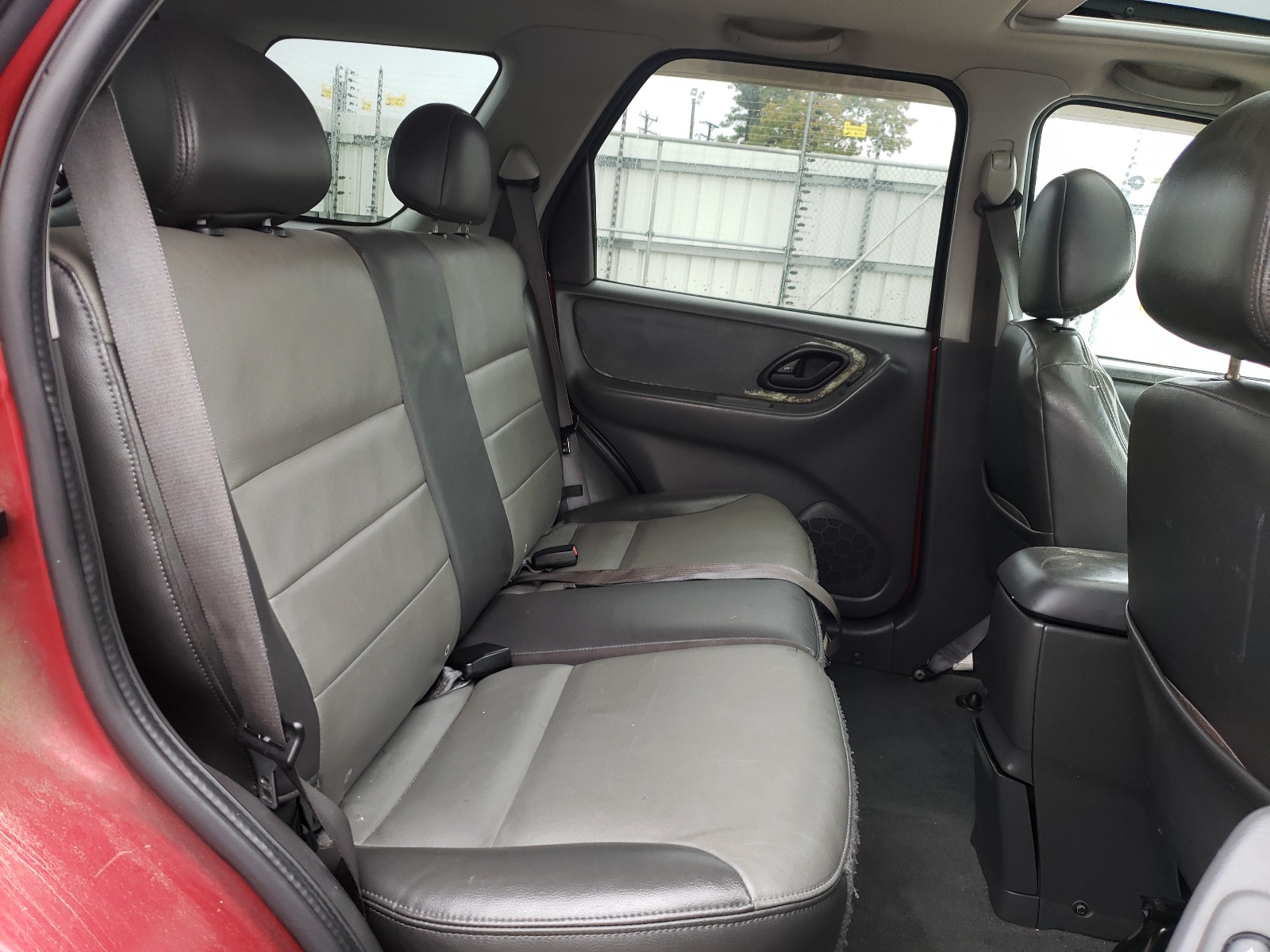 Photo 6 from auction – 2003 FORD ESCAPE XLT with VIN 1FMCU931X3KC35357