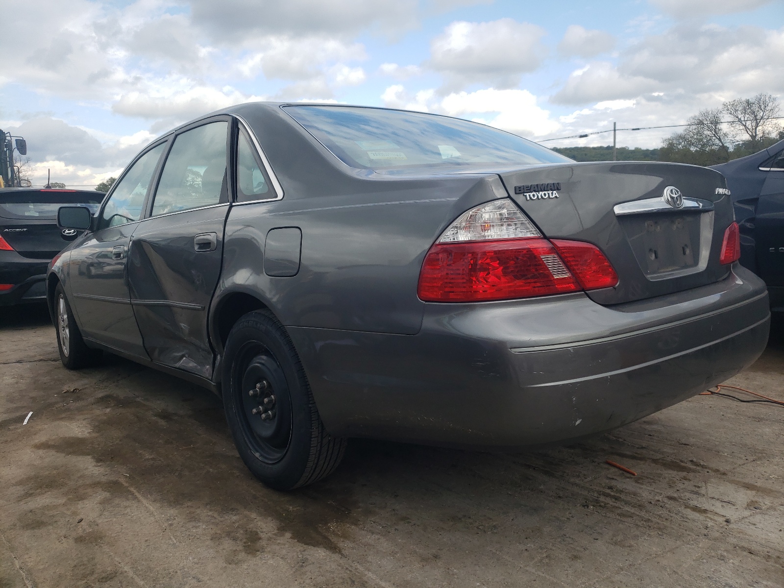Photo 3 from auction – 2004 TOYOTA AVALON XL with VIN 4T1BF28B44U385680