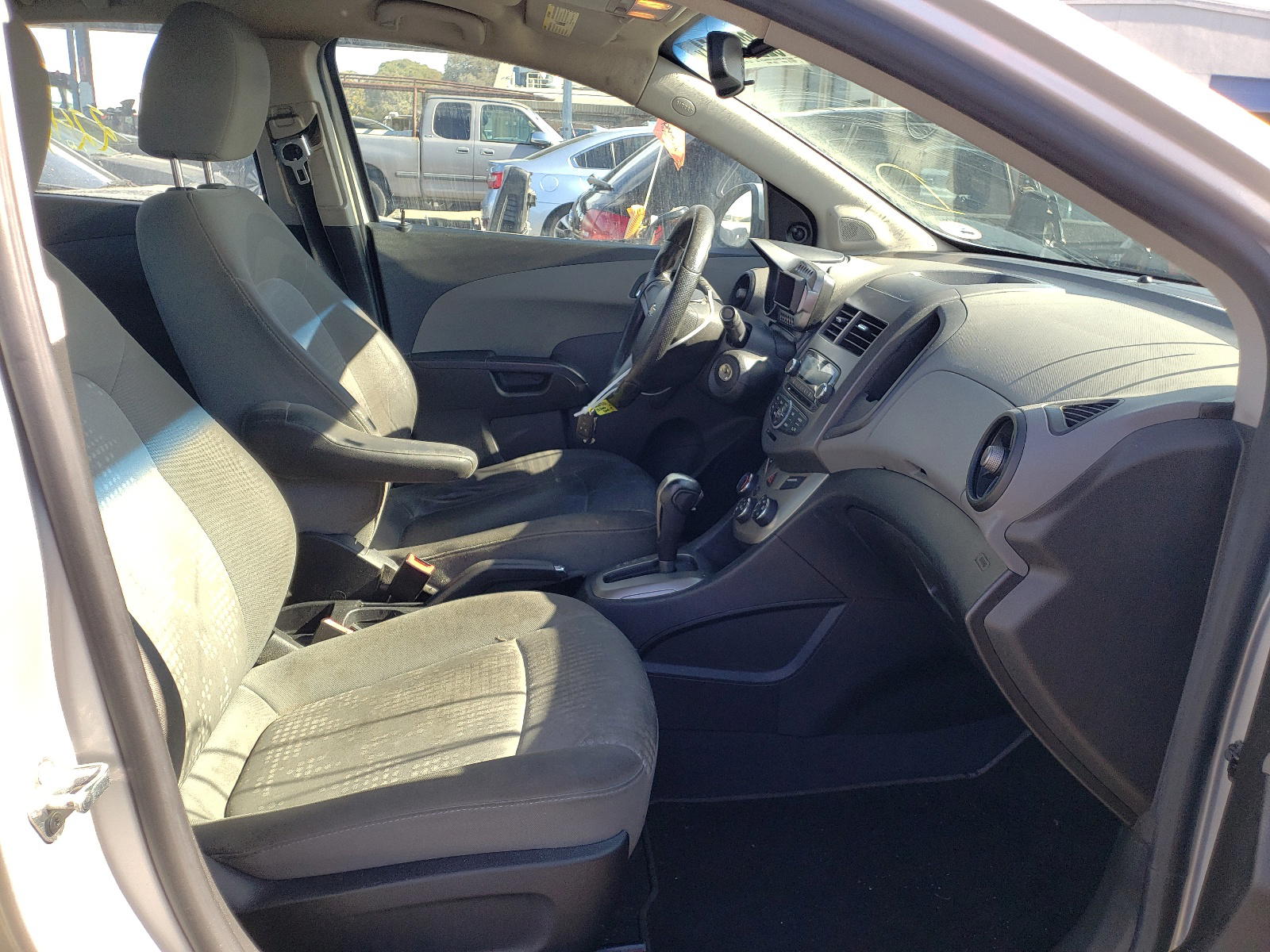 Photo 5 from auction – 2012 CHEVROLET SONIC with VIN 1G1JA5SH1C4141263