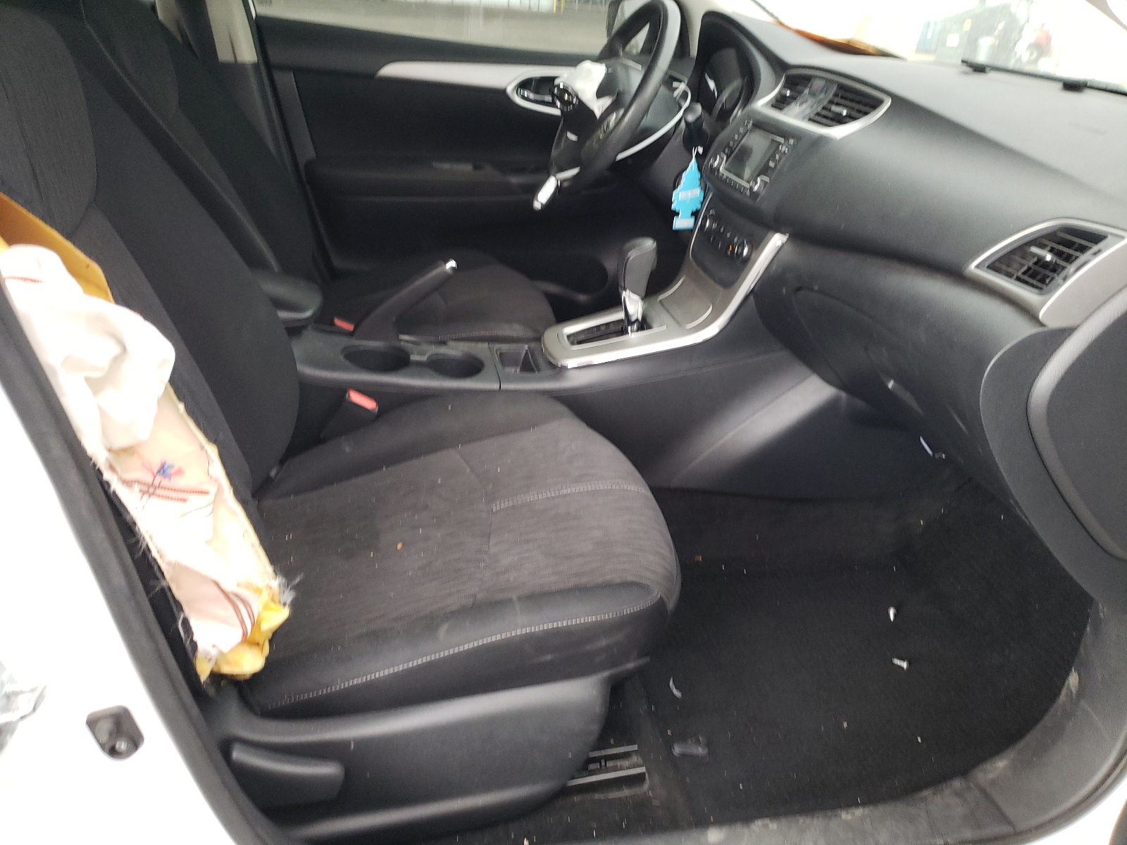Photo 5 from auction – 2015 NISSAN SENTRA S with VIN 3N1AB7AP9FL686007
