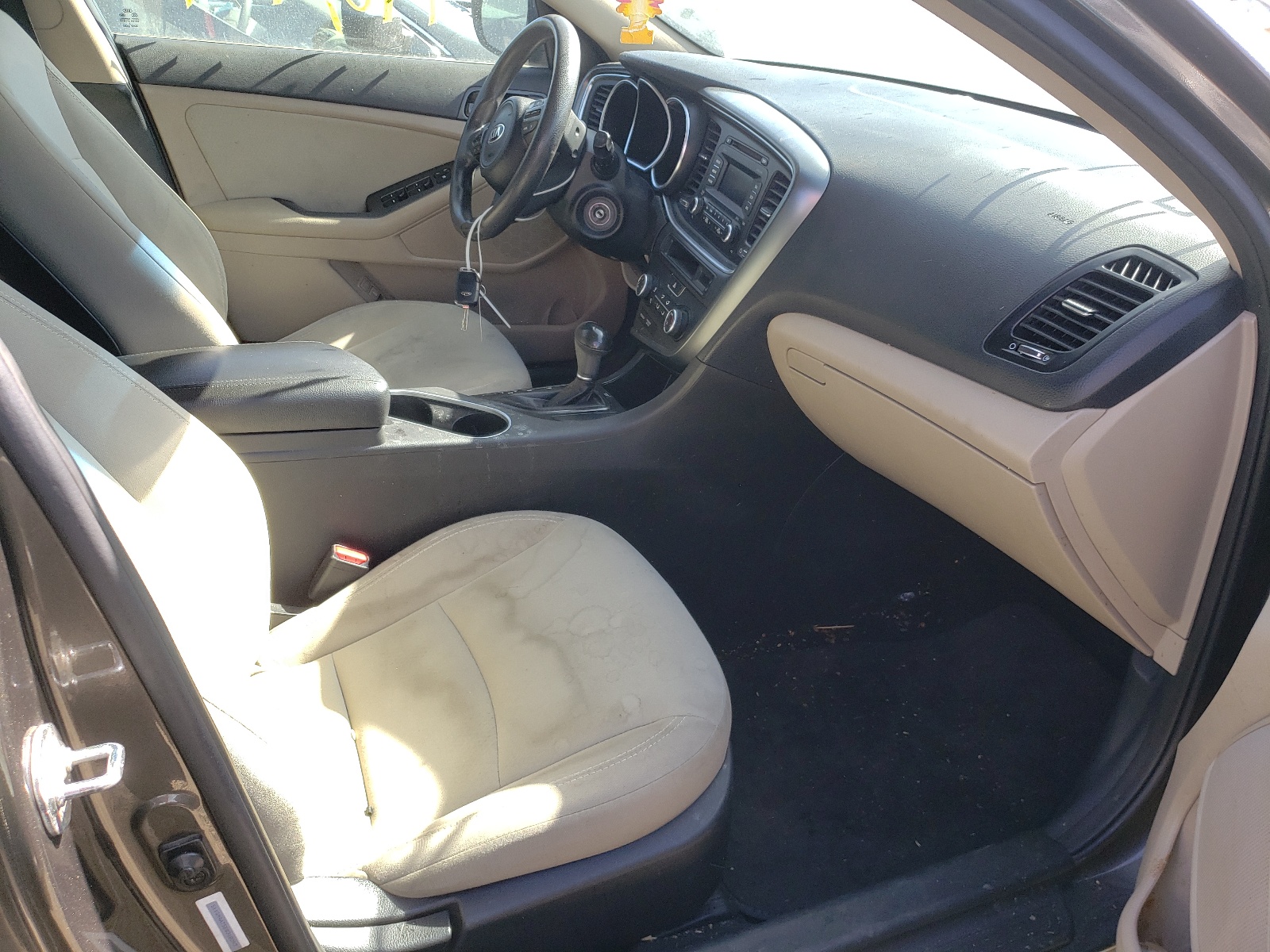 Photo 5 from auction – 2014 KIA OPTIMA LX with VIN 5XXGM4A75EG318093