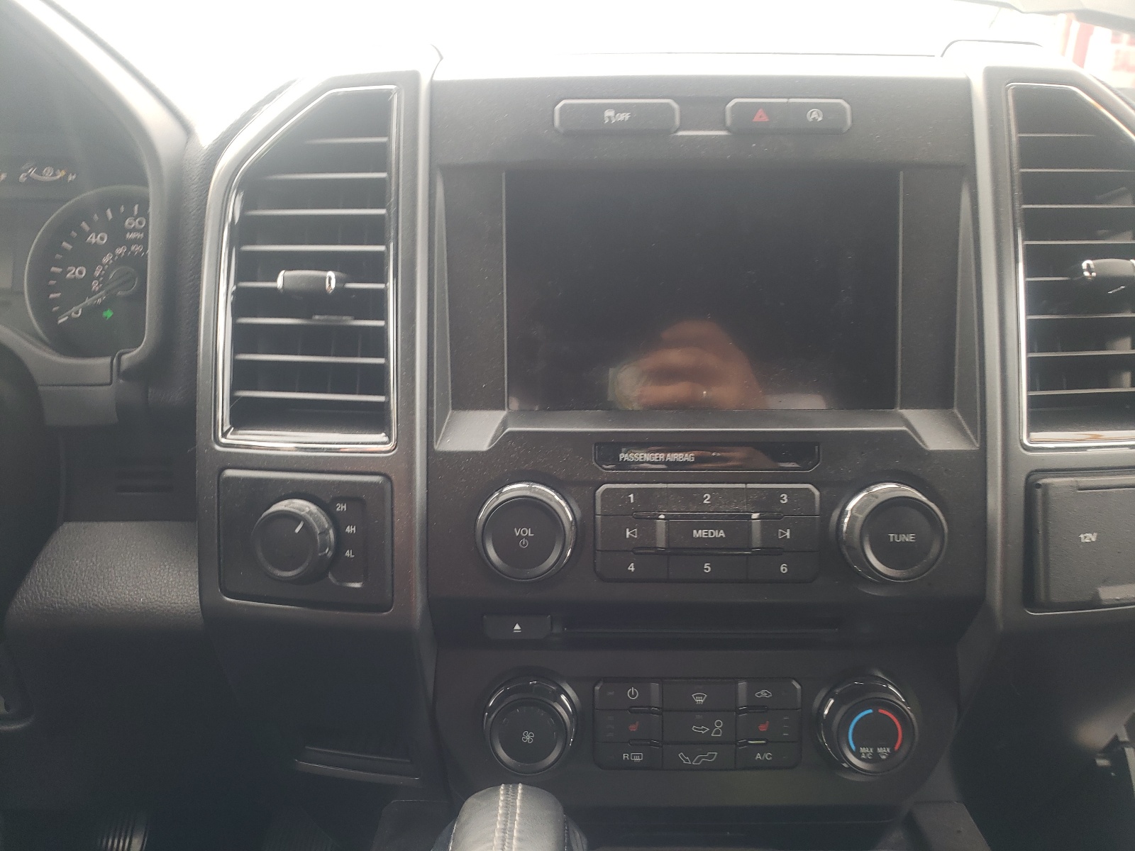Photo 9 from auction – 2018 FORD F150 SUPER with VIN 1FTEW1EP4JKG02261