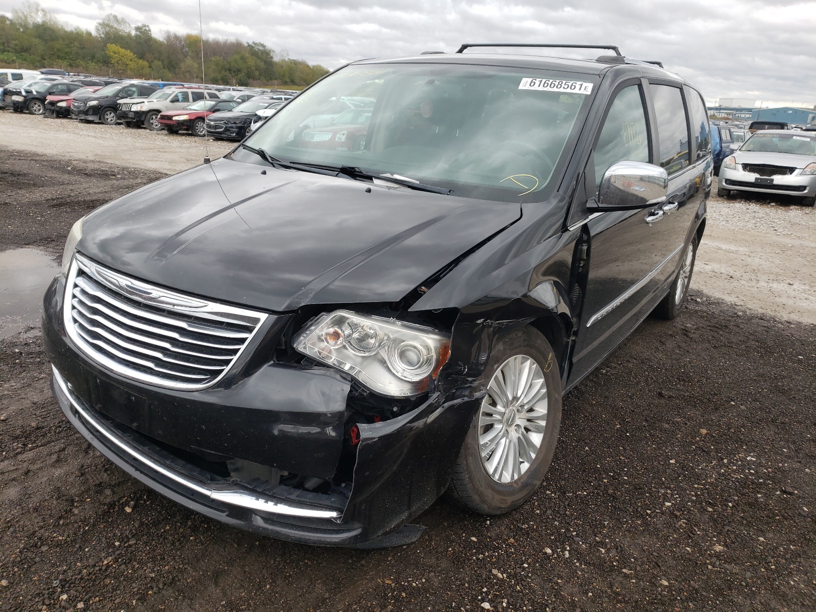 Photo 2 from auction – 2013 CHRYSLER TOWN & COU with VIN 2C4RC1GG1DR751692