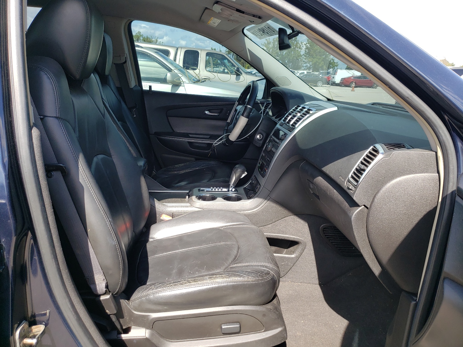 Photo 5 from auction – 2009 GMC ACADIA SLT with VIN 1GKEV23D49J137469