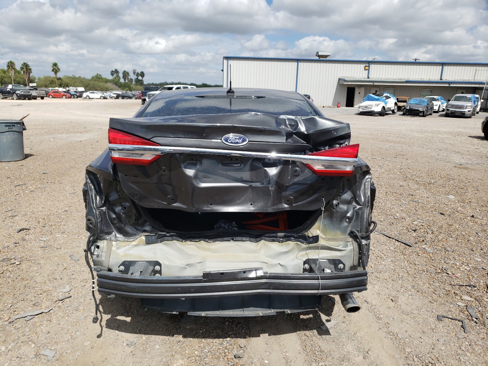 Photo 9 from auction – 2017 FORD FUSION S with VIN 3FA6P0G78HR241542