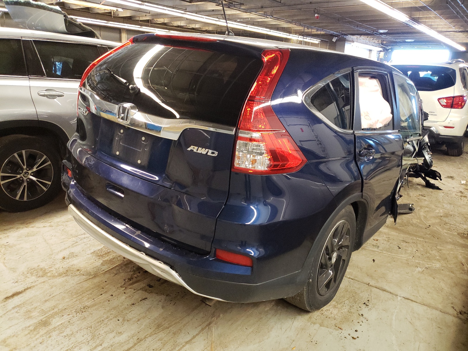 Photo 4 from auction – 2016 HONDA CR-V EX with VIN 2HKRM4H5XGH726058