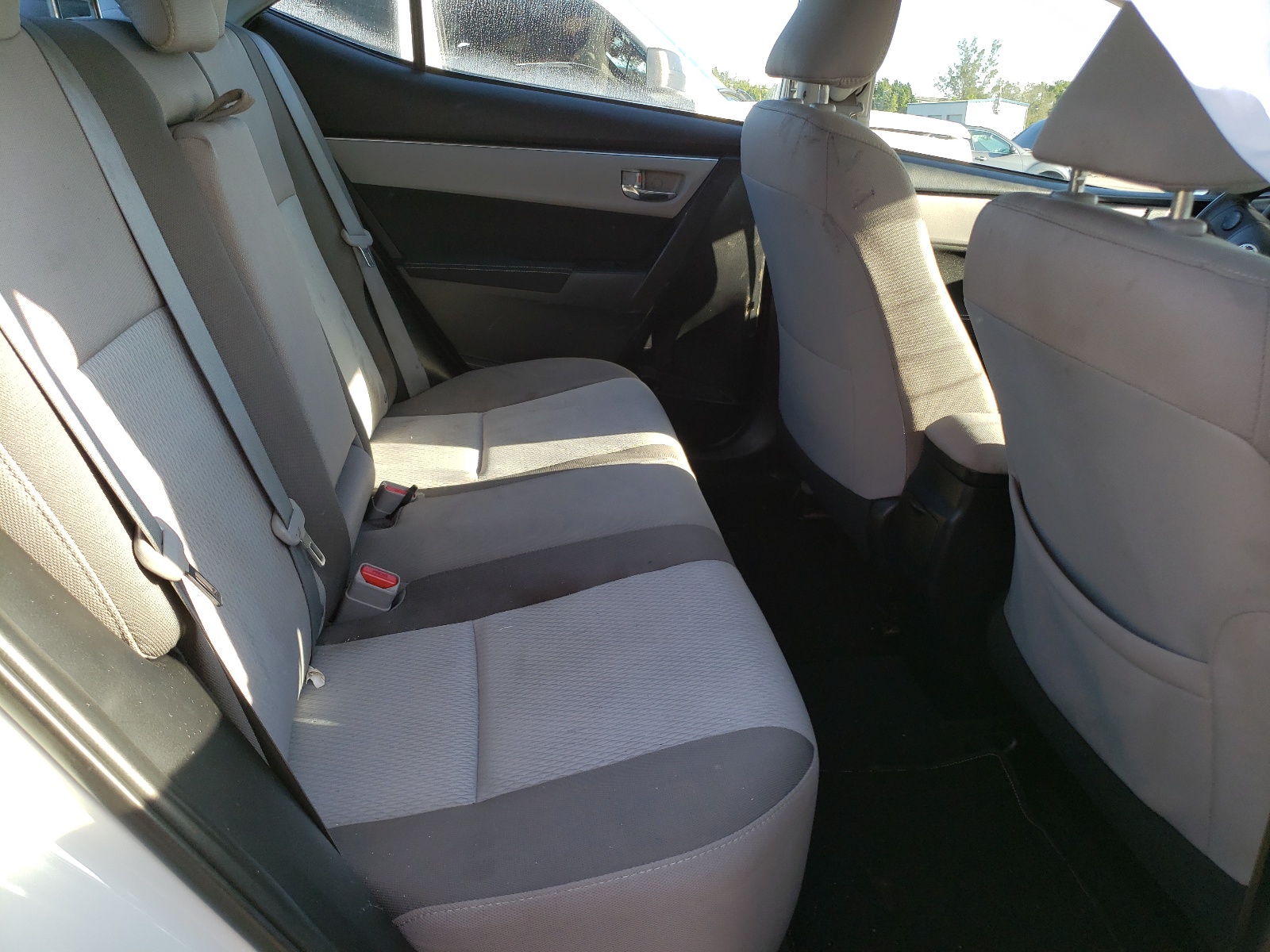 Photo 6 from auction – 2017 TOYOTA COROLLA L with VIN 2T1BURHE7HC946633