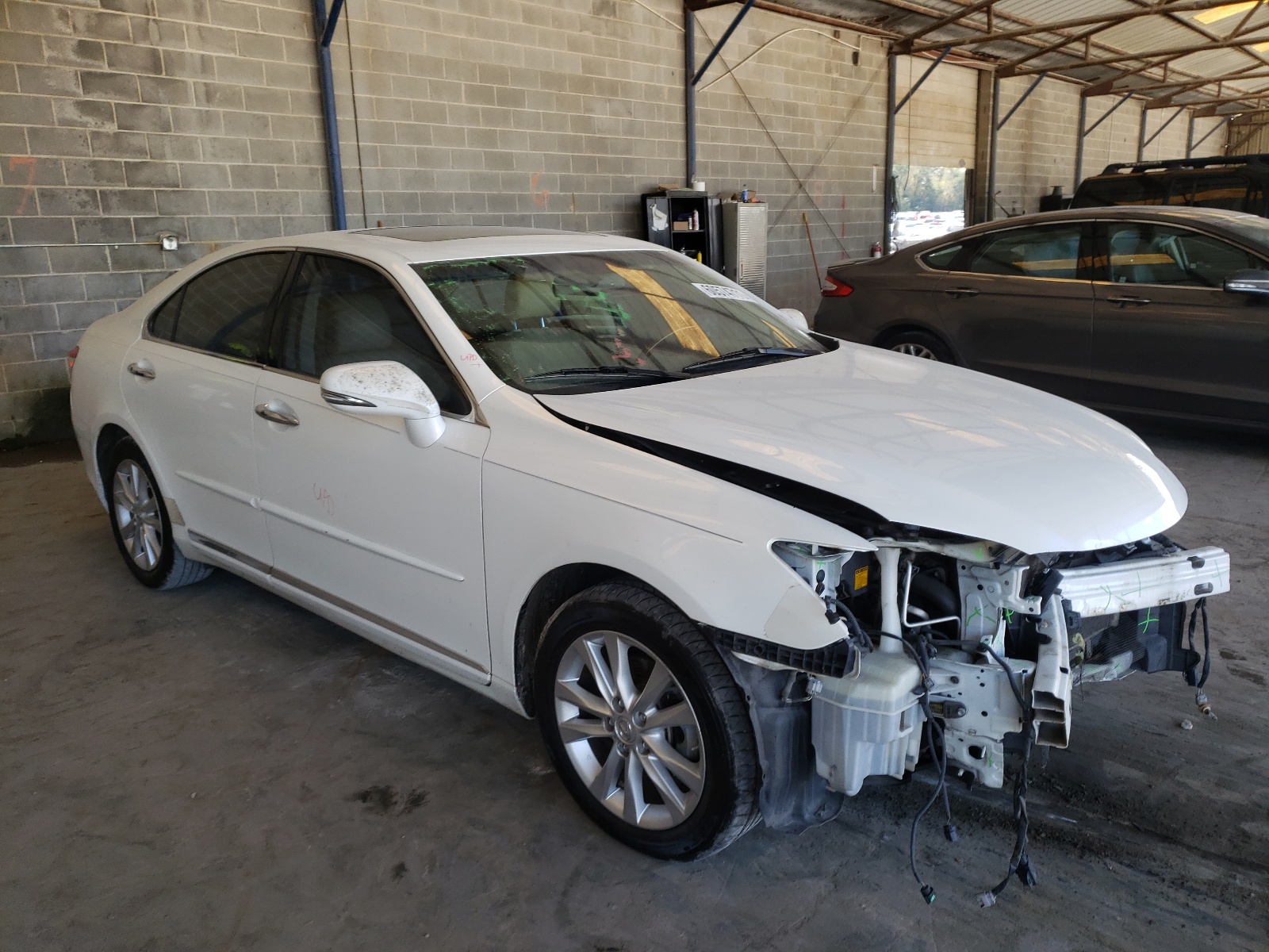 LEXUS ES 350 2010 مع رقم تعريف المركبة JTHBK1EG9A2396853 - صورة من المزاد