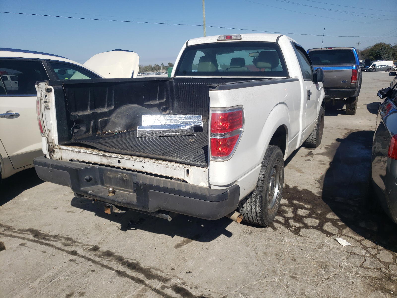 Photo 4 from auction – 2011 FORD F150 with VIN 1FTMF1CM5BKD83820