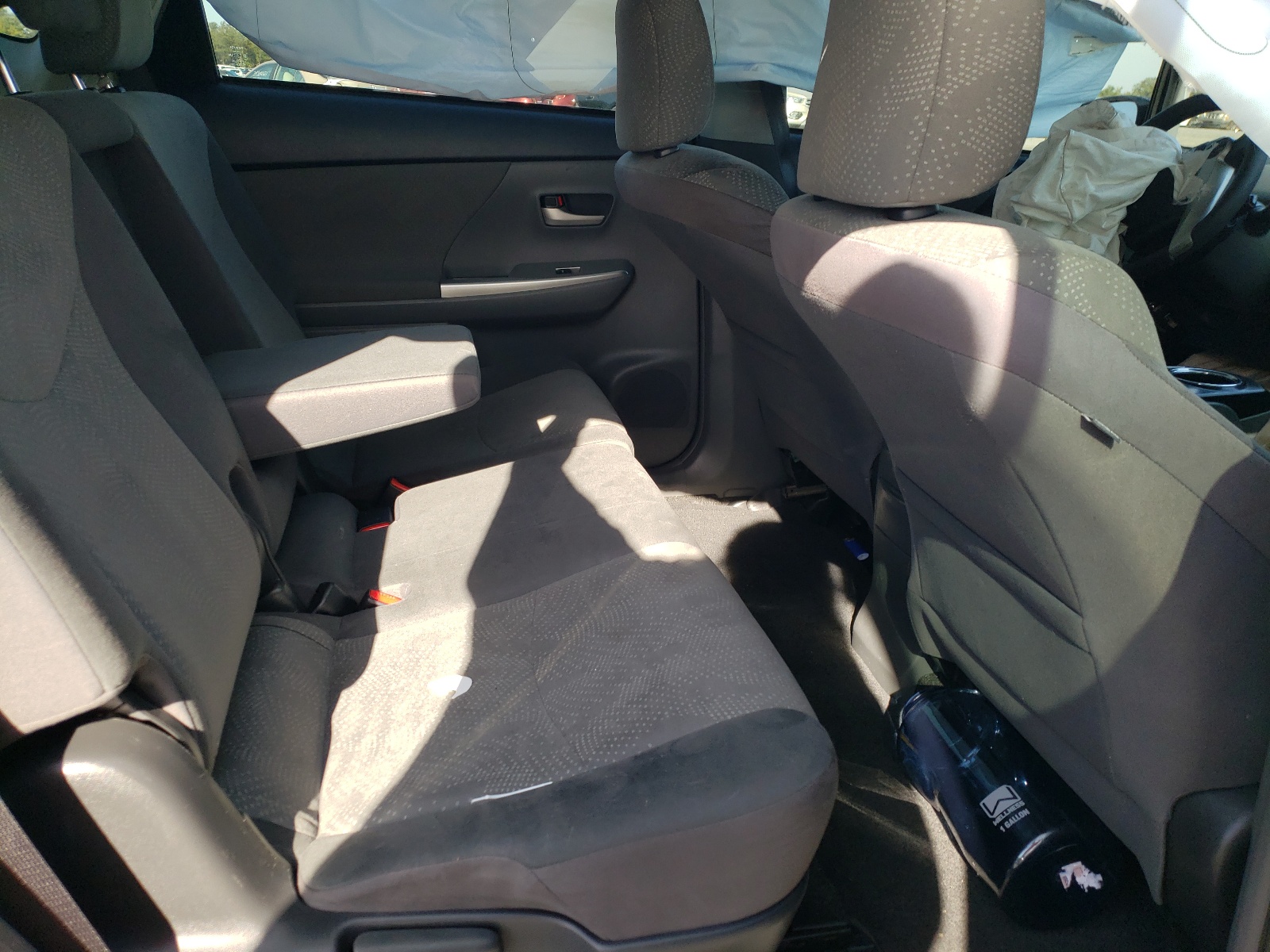 Photo 6 from auction – 2012 TOYOTA PRIUS V with VIN JTDZN3EU5C3059974