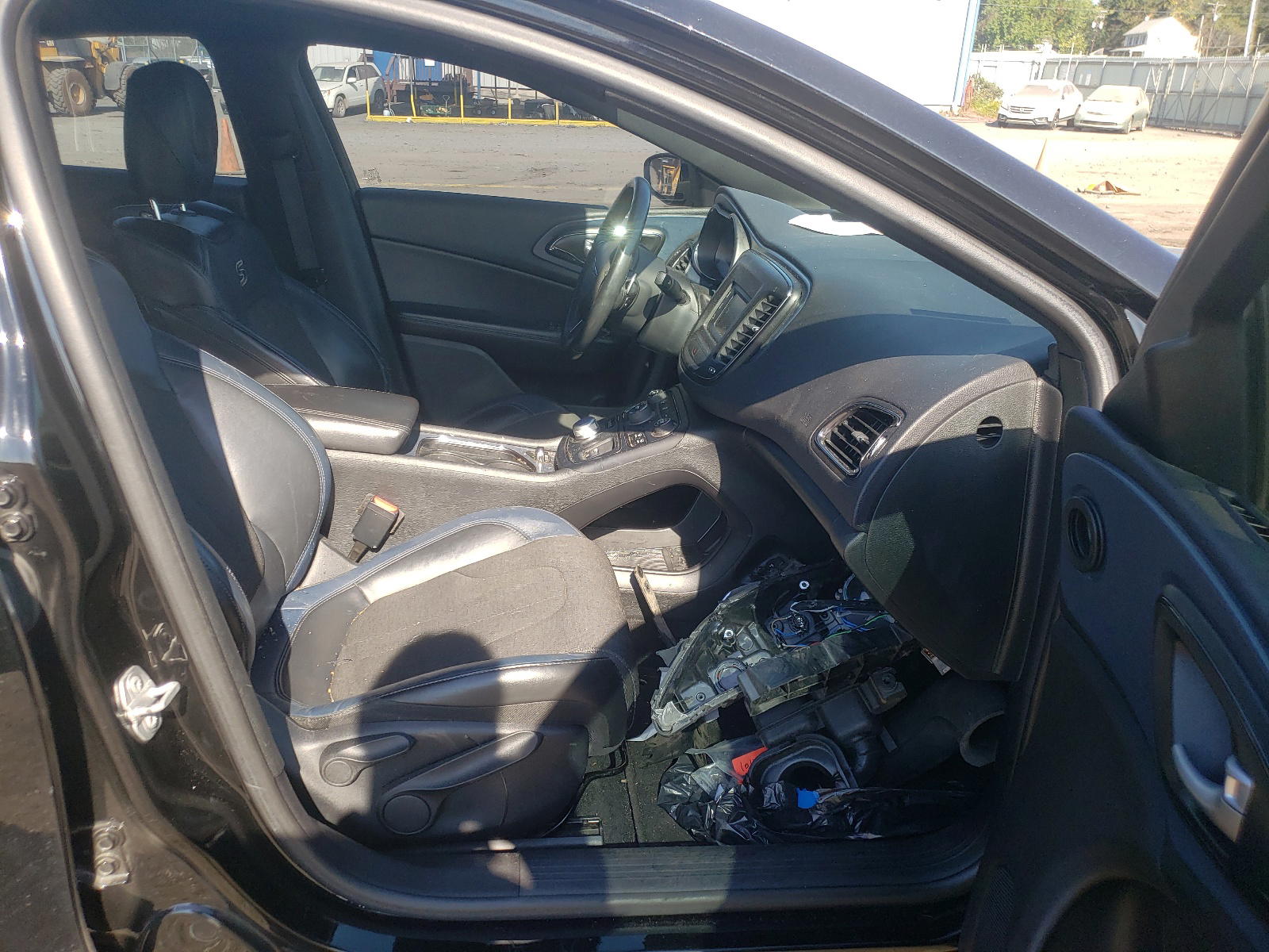 Photo 5 from auction – 2016 CHRYSLER 200 S with VIN 1C3CCCBB7GN172967
