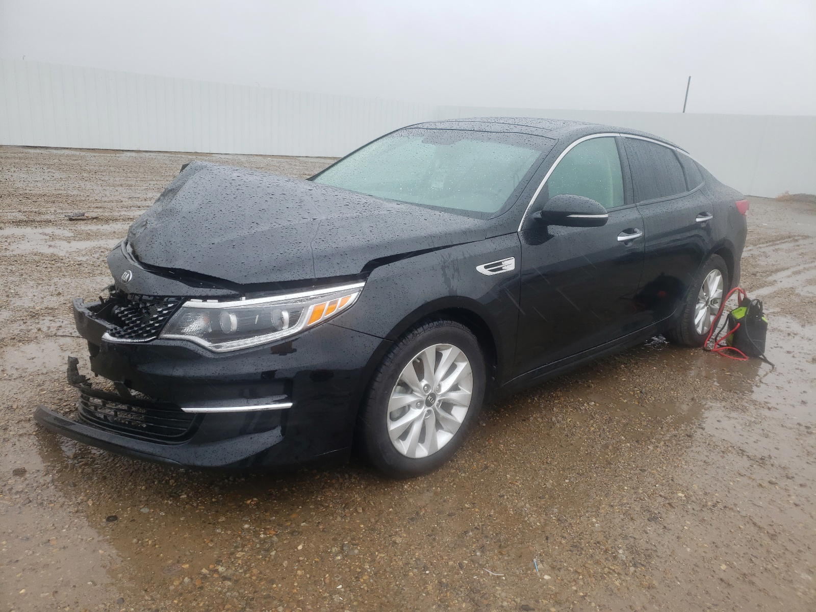Photo 2 from auction – 2016 KIA OPTIMA EX with VIN 5XXGU4L33GG005086