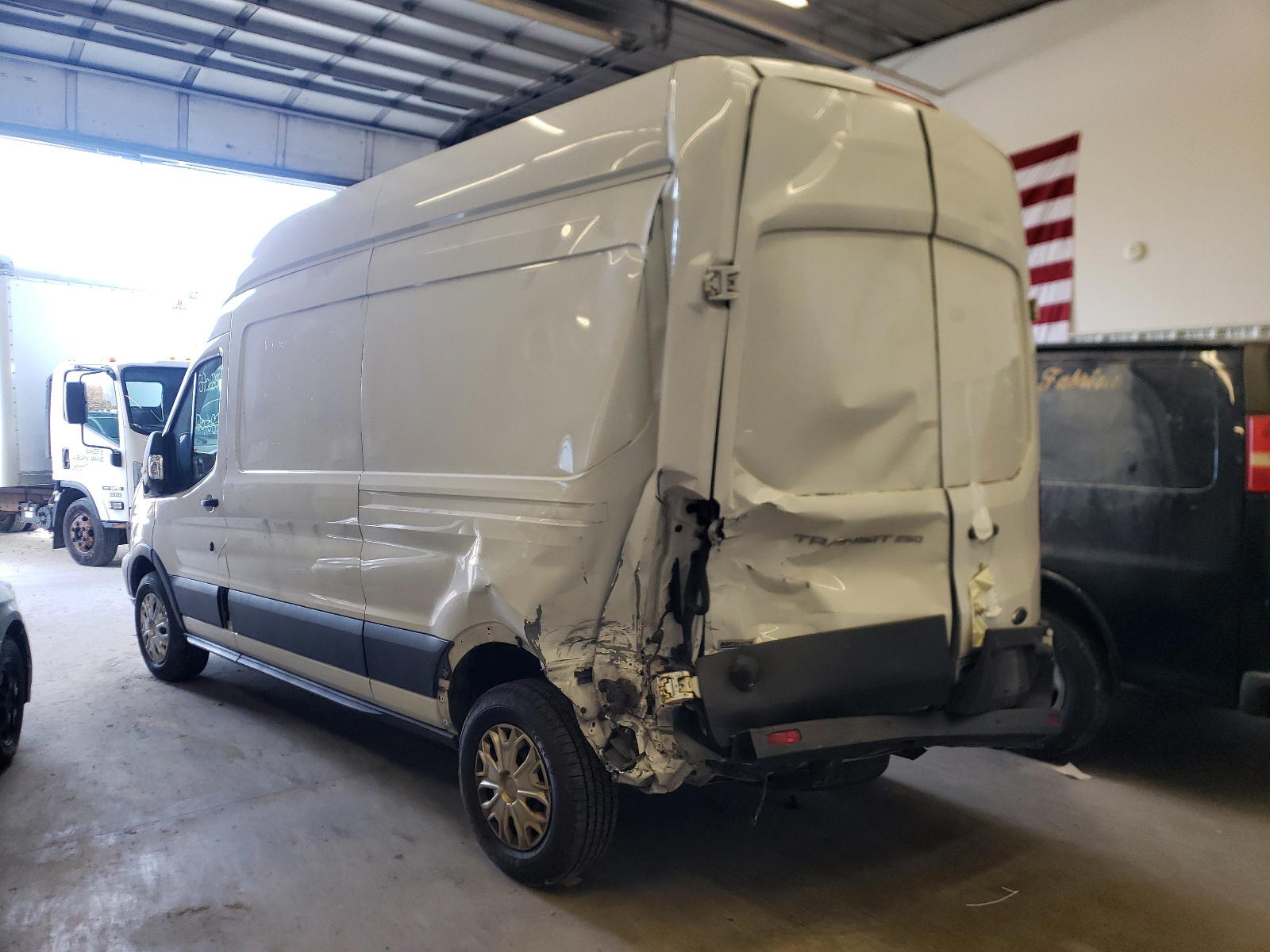 Photo 3 from auction – 2016 FORD TRANSIT T- with VIN 1FTYR2XM9GKB26773
