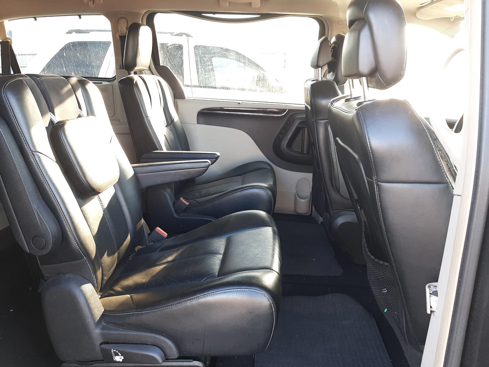 Photo 6 from auction – 2011 CHRYSLER TOWN & COU with VIN 2A4RR6DG7BR659333