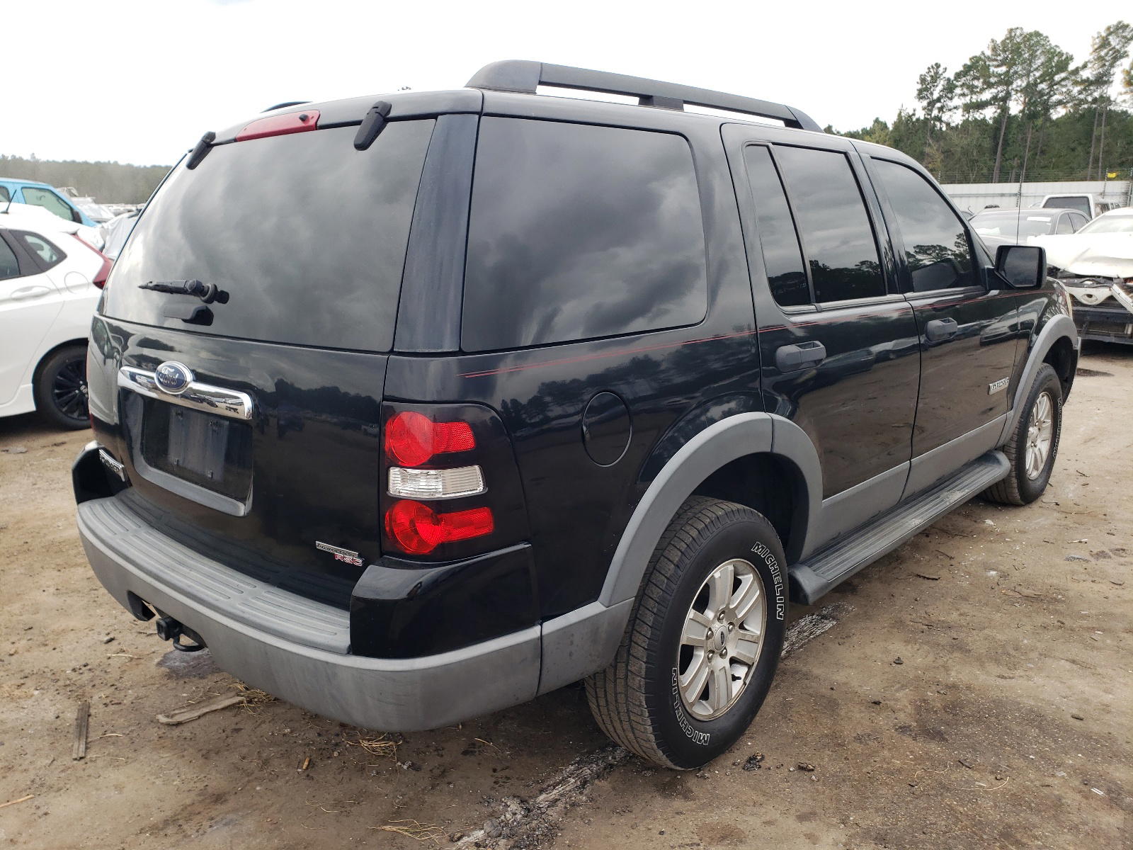 Photo 4 from auction – 2006 FORD EXPLORER X with VIN 1FMEU73E06UB24745