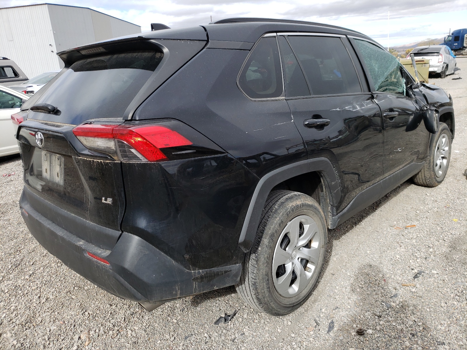 Photo 4 from auction – 2019 TOYOTA RAV4 LE with VIN 2T3H1RFV2KW006078