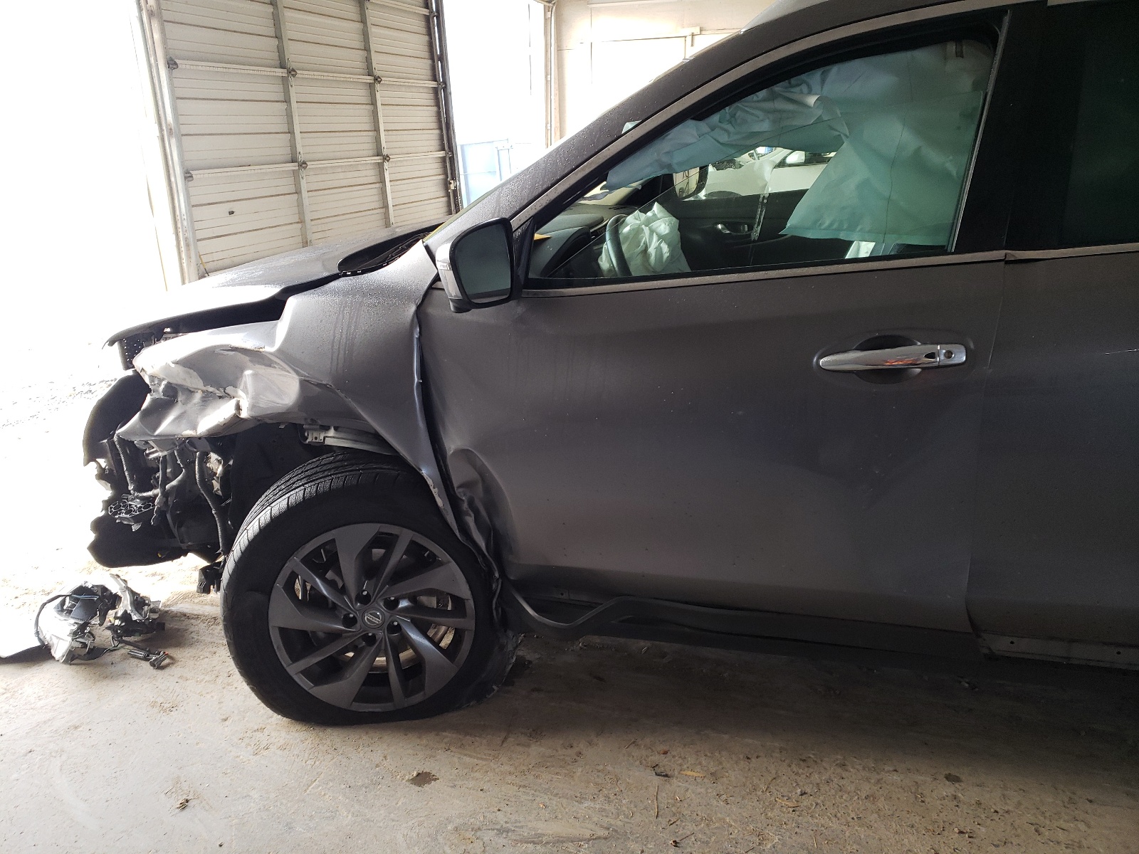 Photo 9 from auction – 2016 NISSAN ROGUE S with VIN KNMAT2MV4GP676854