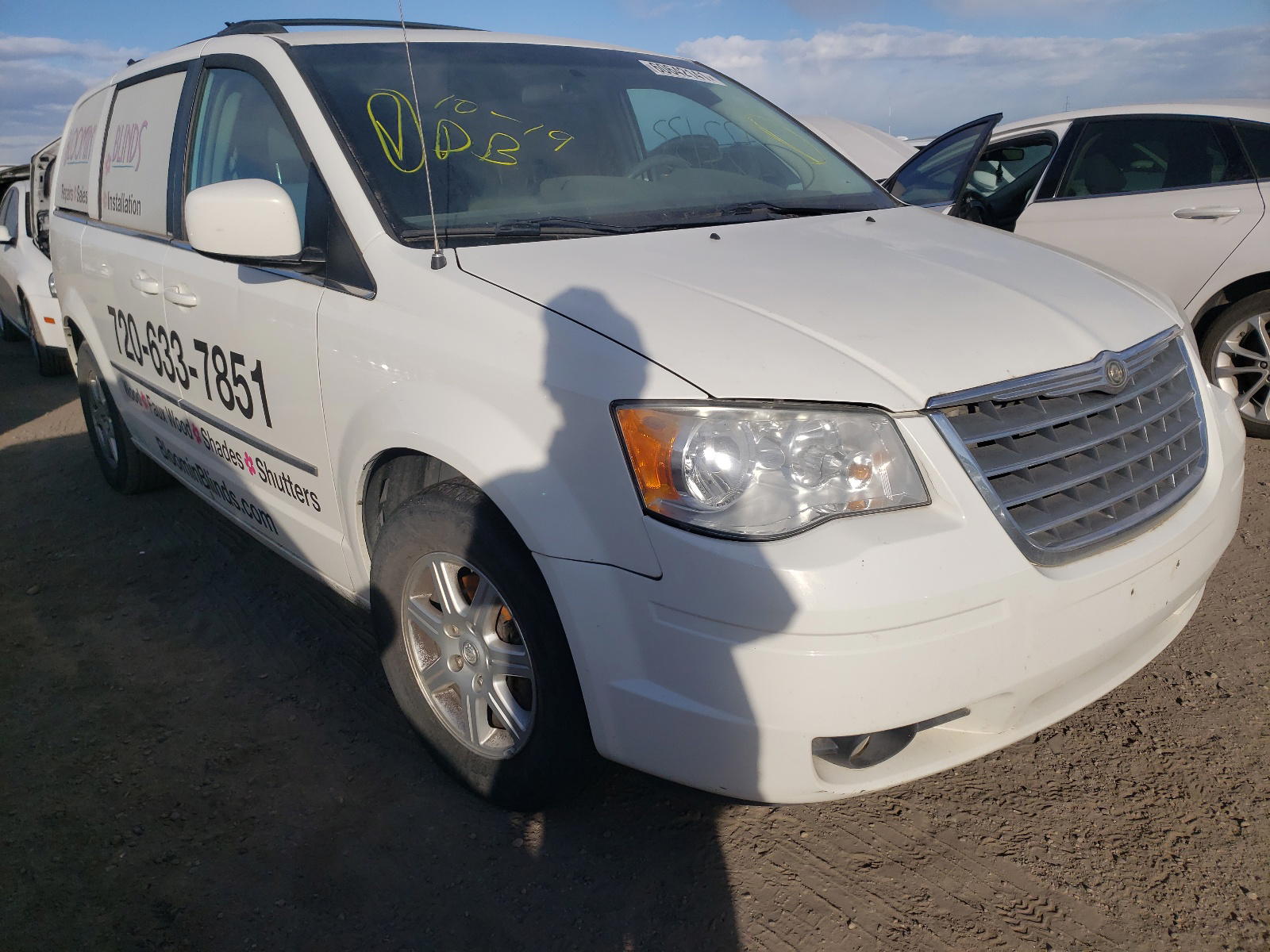 CHRYSLER TOWN AND C 2010 with VIN 2A4RR5D18AR192914 - Photo from auction