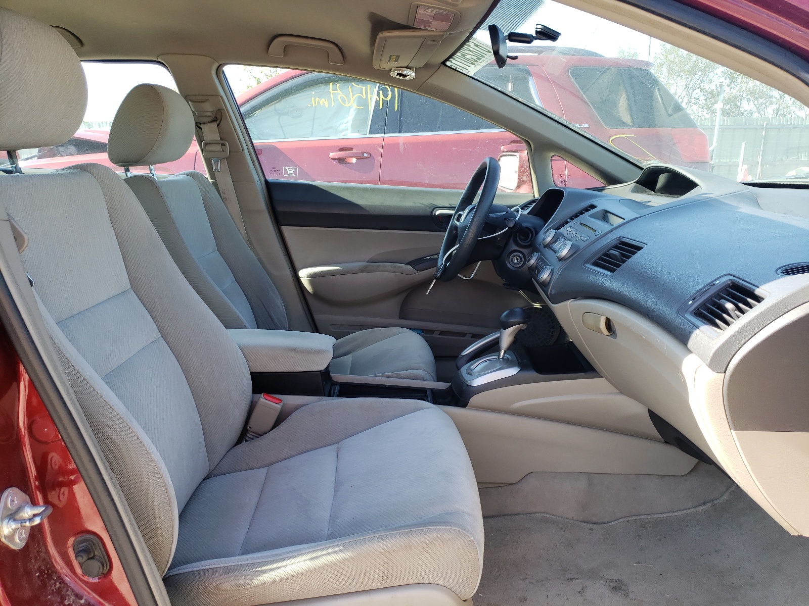 Photo 5 from auction – 2011 HONDA CIVIC LX with VIN 19XFA1F53BE026957