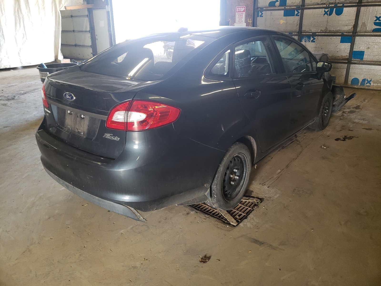 Photo 4 from auction – 2011 FORD FIESTA SE with VIN 3FADP4BJ0BM174036