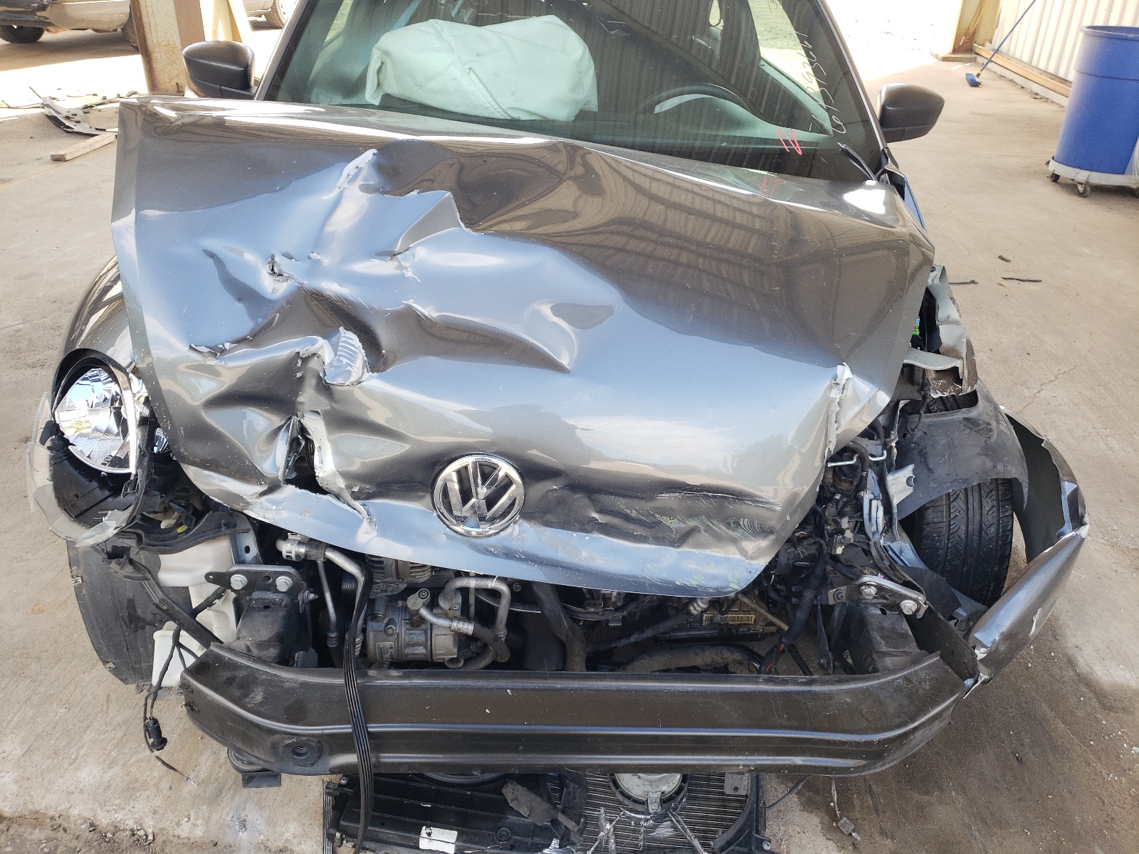 Photo 7 from auction – 2014 VOLKSWAGEN BEETLE with VIN 3VWFP7AT1EM624561