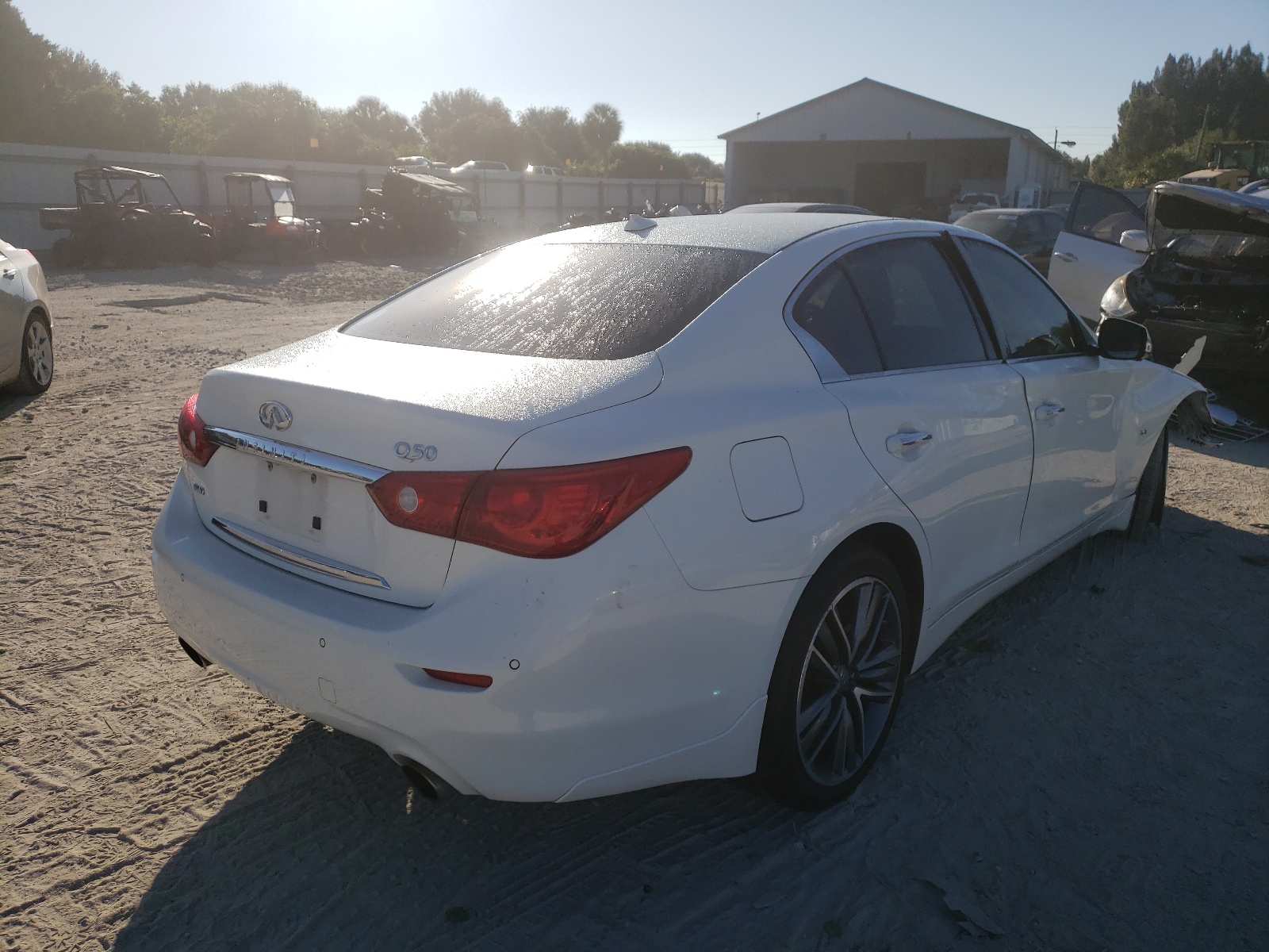 Photo 4 from auction – 2014 INFINITI Q50 BASE with VIN JN1BV7AR2EM696220
