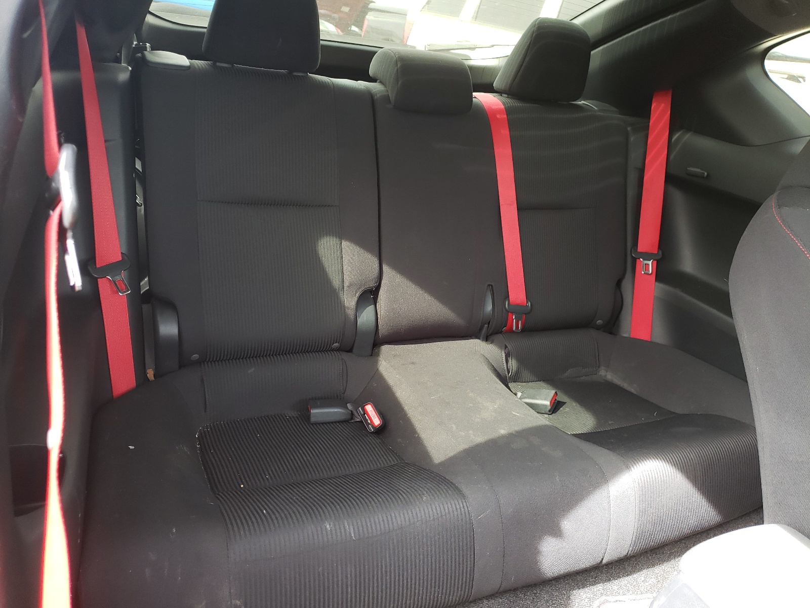 Photo 6 from auction – 2016 TOYOTA SCION TC with VIN JTKJF5C72GJ025584