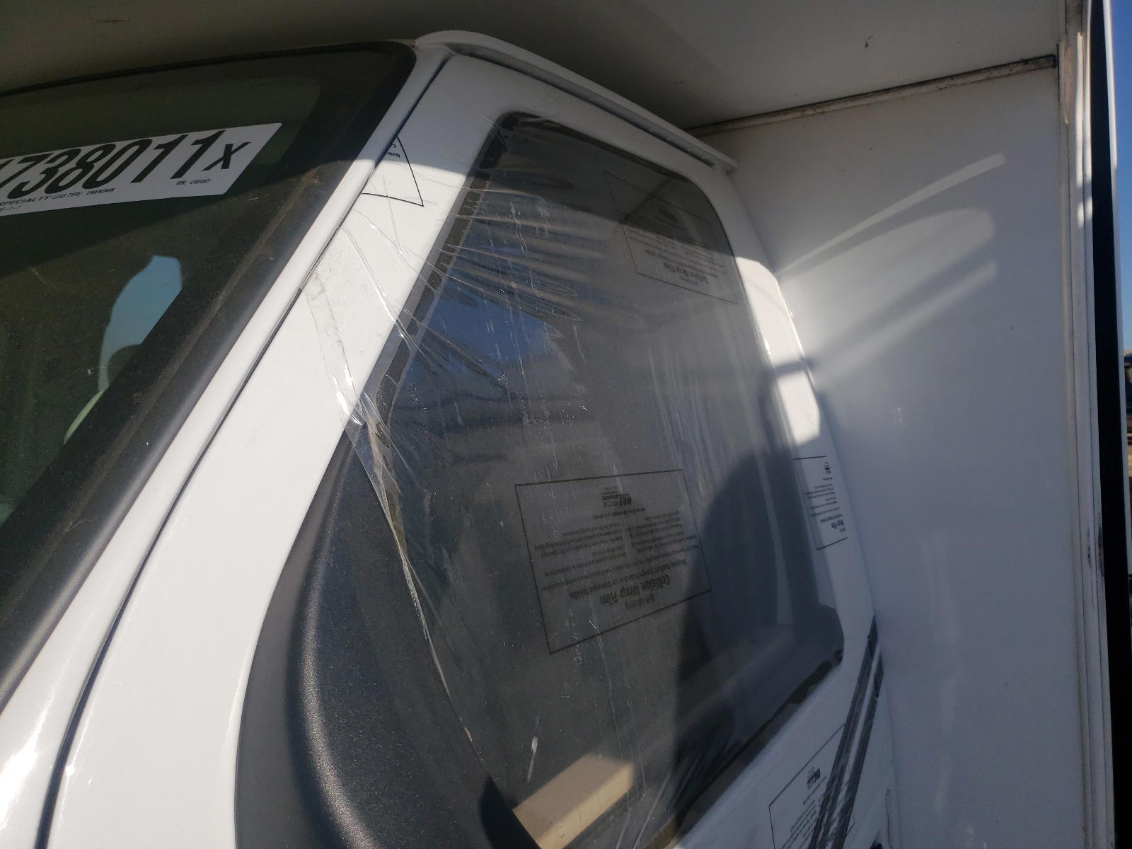 Photo 9 from auction – 2018 FORD ECONOLINE with VIN 1FDXE4FS0JDC40493
