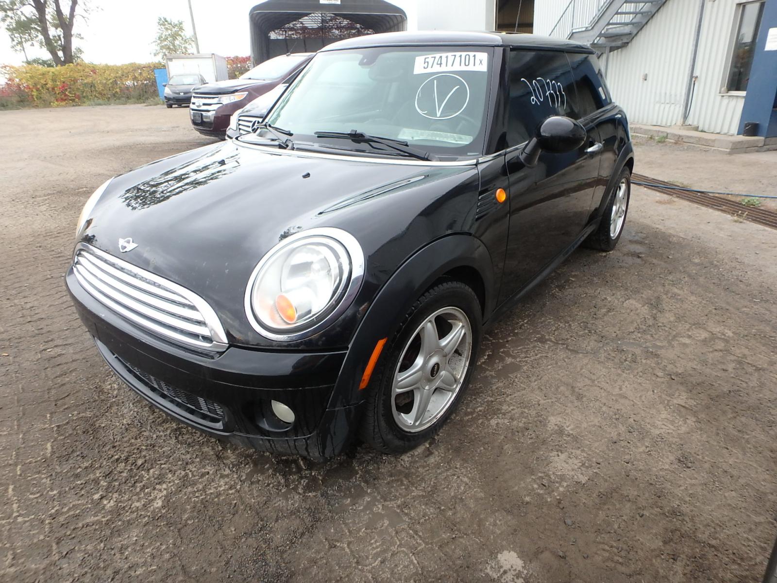 Photo 2 from auction – 2010 MINI COOPER with VIN WMWMF3C51ATZ24047