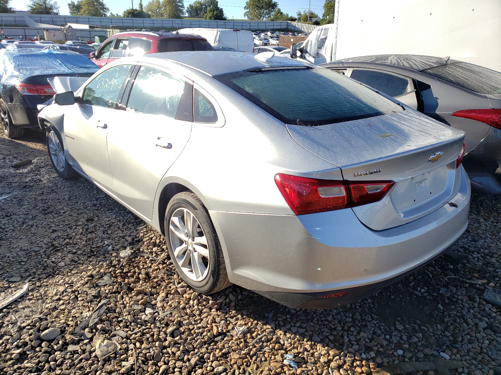 Photo 3 from auction – 2018 CHEVROLET MALIBU LT with VIN 1G1ZD5ST6JF174758