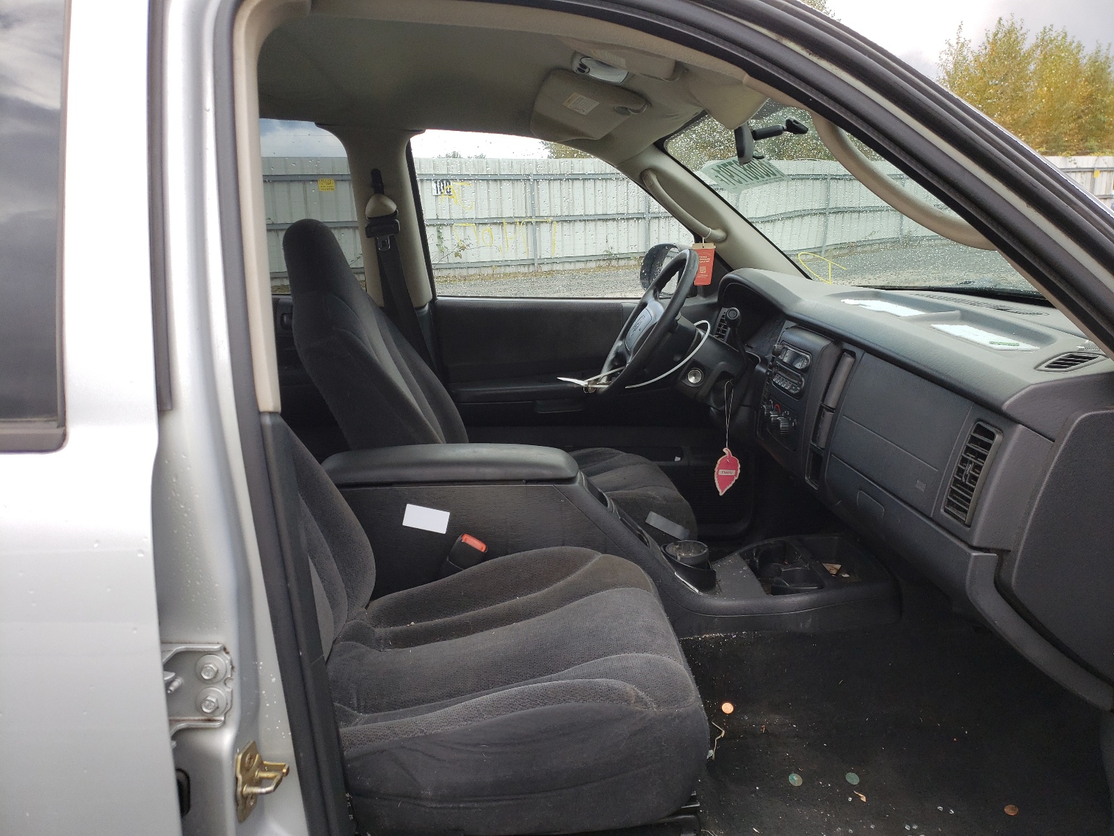 Photo 5 from auction – 2004 DODGE DAKOTA QUA with VIN 1D7HL48N44S671513