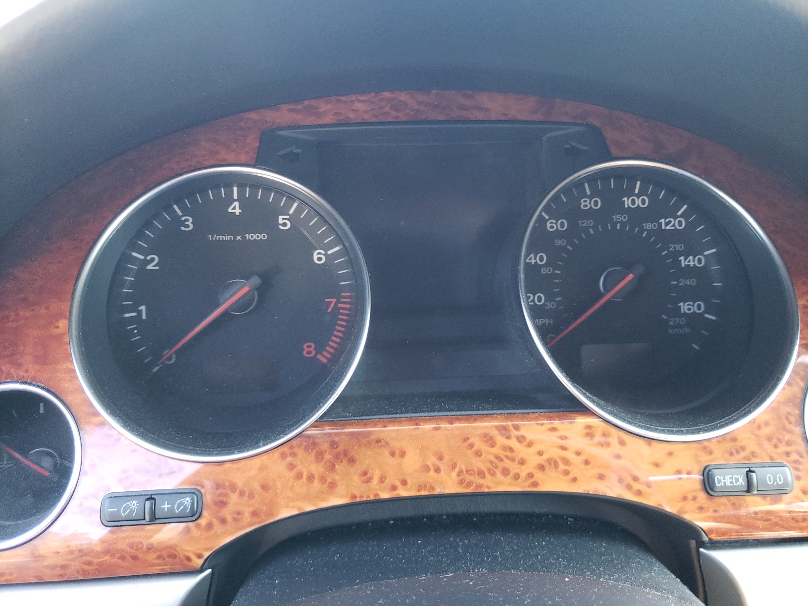 Photo 8 from auction – 2007 AUDI A8 L QUATT with VIN WAUMV44E37N018129