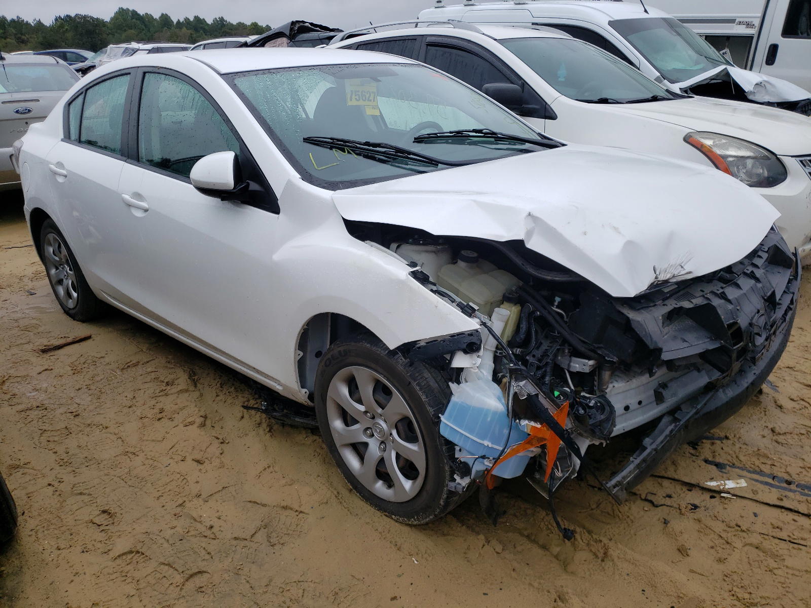 MAZDA 3 I 2012 with VIN JM1BL1UF1C1612078 - Photo from auction