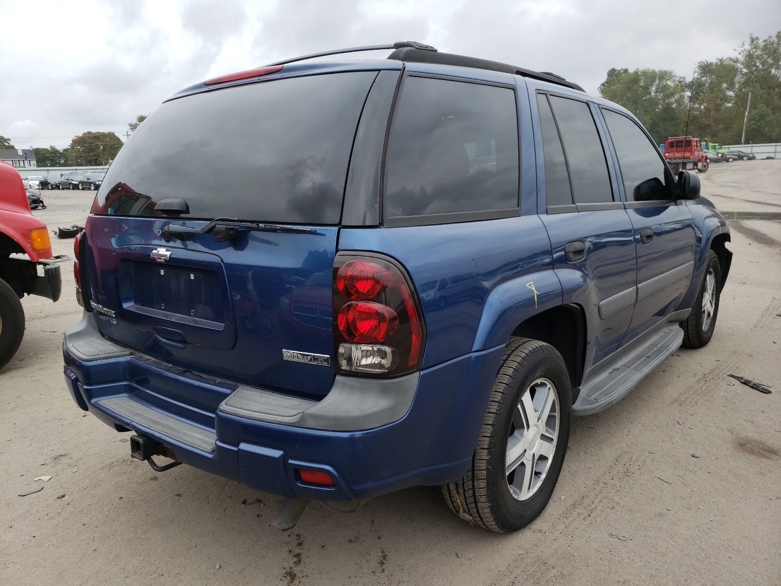 Photo 4 from auction – 2005 CHEVROLET TRAILBLAZE with VIN 1GNDT13S952300621