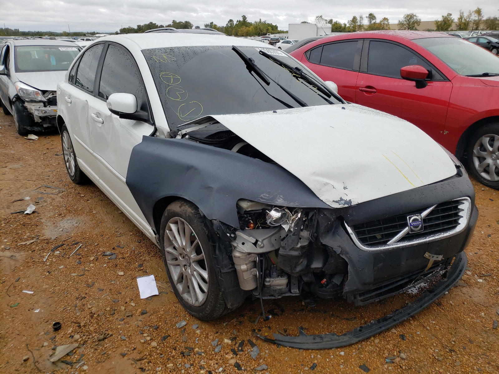 VOLVO S40 T5 2011 with VIN YV1672MS2B2546782 - Photo from auction