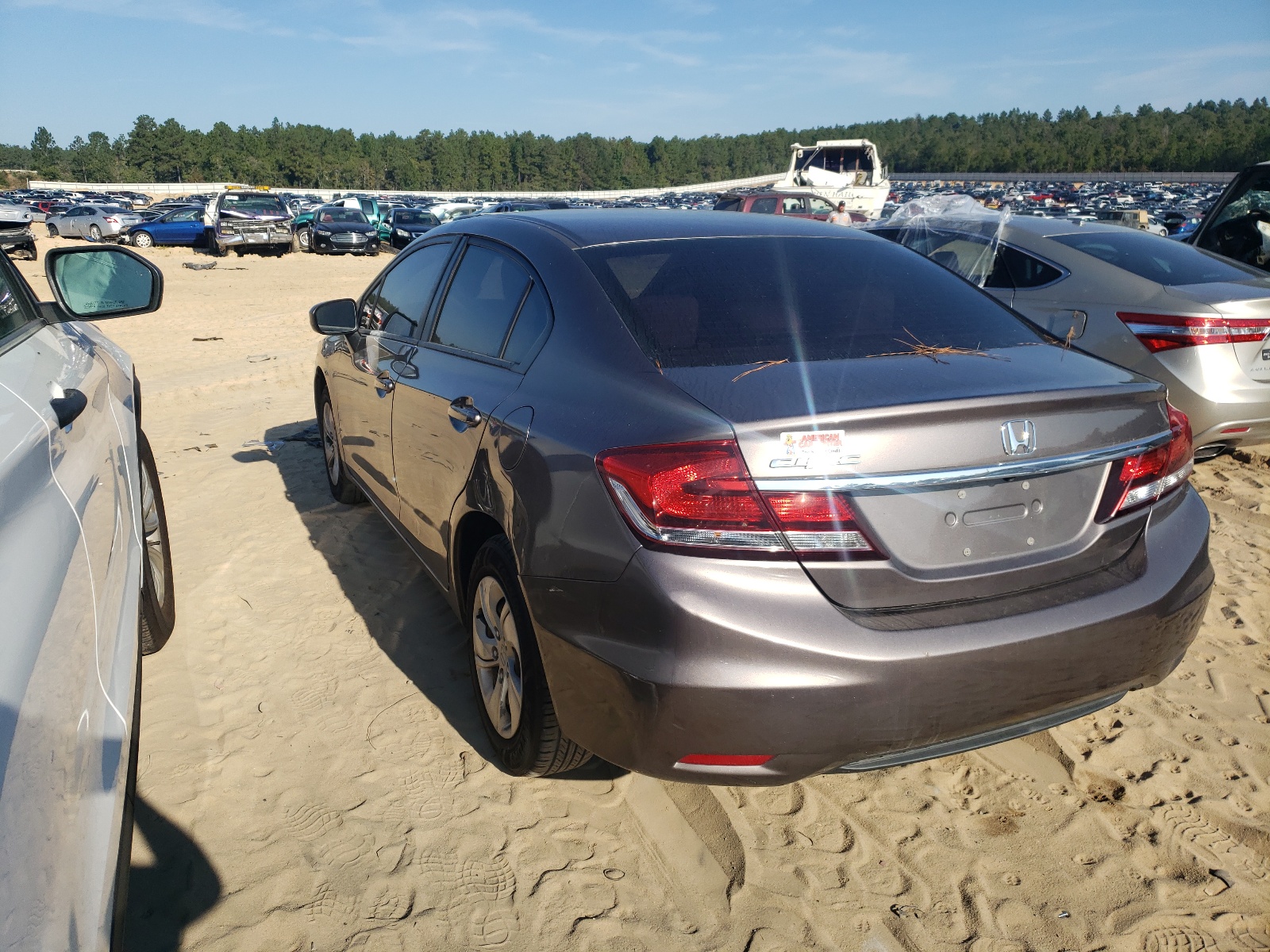 Photo 3 from auction – 2014 HONDA CIVIC LX with VIN 19XFB2F51EE256407