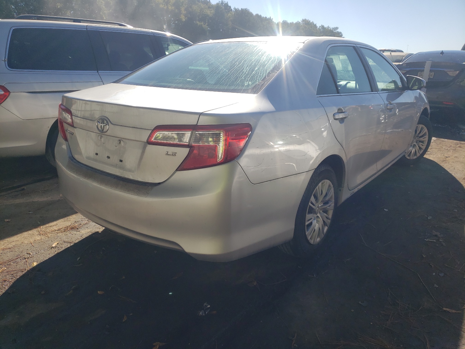 Photo 4 from auction – 2014 TOYOTA CAMRY L with VIN 4T1BF1FK1EU770483
