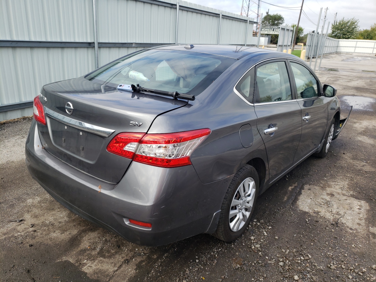 Photo 4 from auction – 2015 NISSAN SENTRA S with VIN 3N1AB7APXFL642937