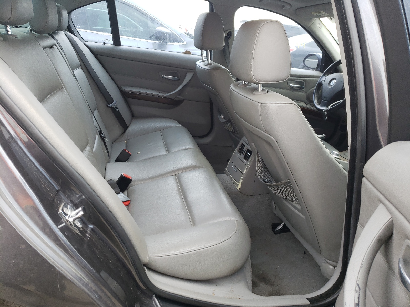 Photo 6 from auction – 2006 BMW 325 I with VIN WBAVB13576PT03223