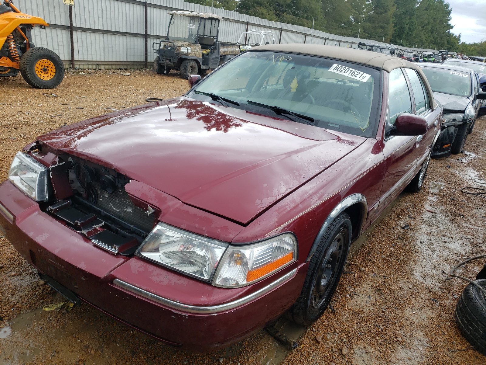 Photo 2 from auction – 2005 MERCURY GRAND MARQ with VIN 2MEFM74W15X608221