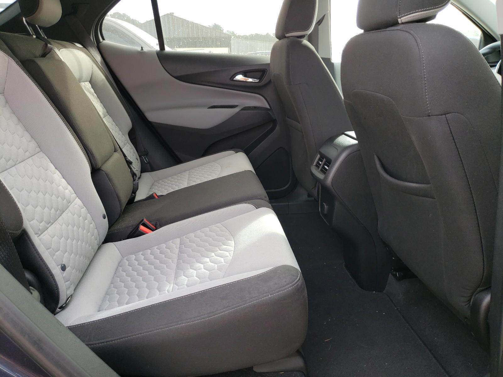 Photo 6 from auction – 2018 CHEVROLET EQUINOX LT with VIN 3GNAXJEV0JS581897